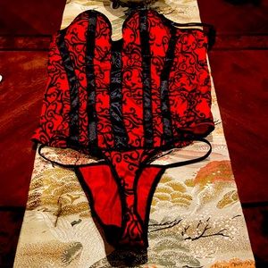 Matching croset. NEW